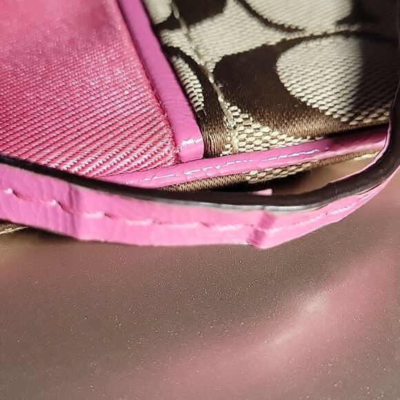 Coach Signature Pink and Tan Canvas Wristlet Vintage Classic - Picture 11 of 11